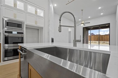 910Montrose235D006