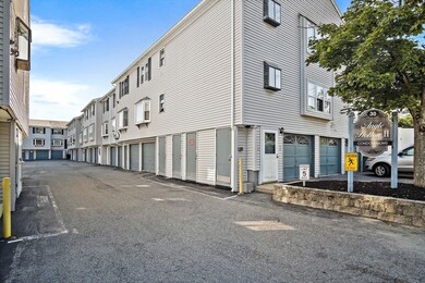 Angle Hollow Condominiums unit 1, Lowell, MA 01851 - photo 2