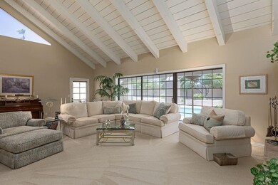 Great Room w Soaring Ceiling
