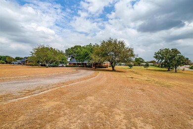 3912 Redbird Ln, Joshua, TX 76058 - photo 5