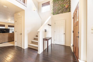 17453GrebeRd-Entryway1-1