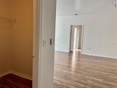 5512 Metrowest Blvd unit 205, Orlando, FL 32811 - photo 3