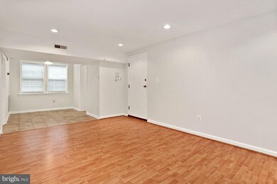 6604 Boulevard View unit J, Alexandria, VA 22307 - photo 5