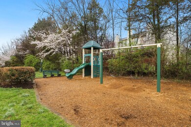 21845 Baldwin Square unit 101, Sterling, VA 20164 - photo 4