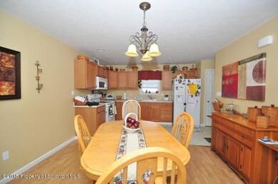 275 Snow Valley Dr, Drums, PA 18222 - photo 3