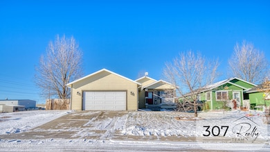 1601 Pathfinder Cir, Gillette, WY 82716 - photo 2