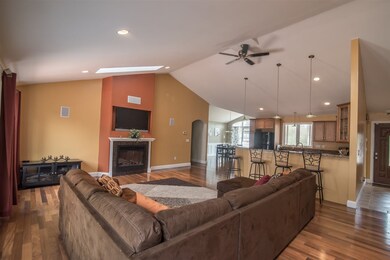 20 Pine St, Londonderry, NH 03053 - photo 6