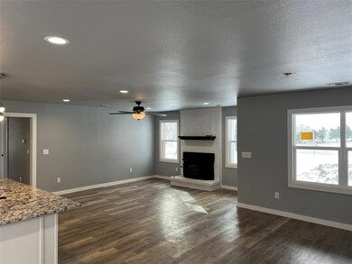 1340 W 10th St, Bonham, TX 75418 - photo 3