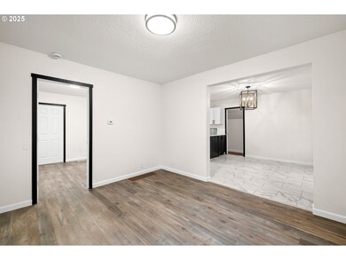 8412 SE Liebe St, Portland, OR 97266 - photo 5