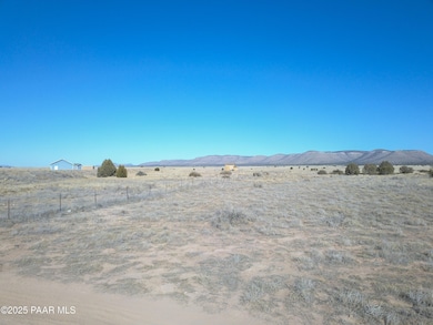 085C W Malapai Rd, Paulden, AZ 86334 - photo 2