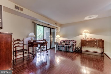 10720 West Dr unit 104, Fairfax, VA 22030 - photo 5
