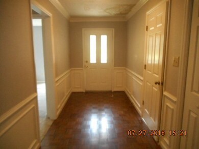 Foyer / Entry
