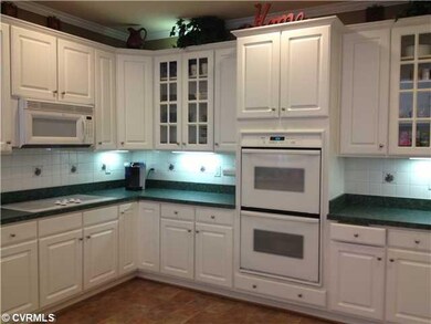 8930 Hollow Oak Dr, Midlothian, VA 23112 - photo 4