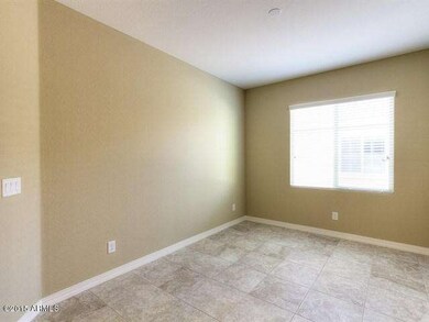 005_Flex Room