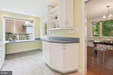 3204 Woodhollow Dr, Chevy Chase, MD 20815 - photo 6