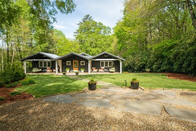 Idyllic Highlands Cottage