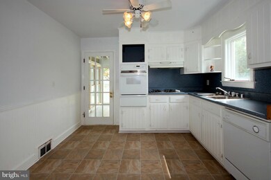 6513 Marvin Ave, Sykesville, MD 21784 - photo 3