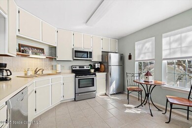 Eat-In Kitchen