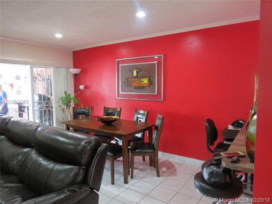 LIVING/DINING AREA