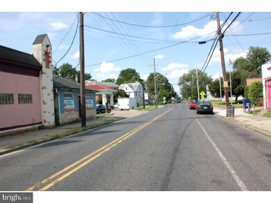 407 Warren St, Beverly, NJ 08010 - photo 3