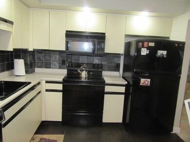 Captain Cove's Condominiums unit 906, Quincy, MA 02169 - photo 5