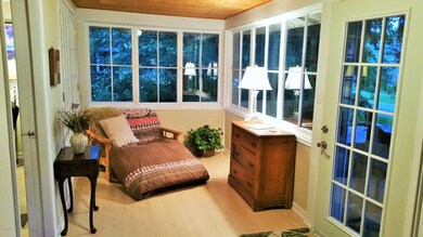 312SWillardNPorchView