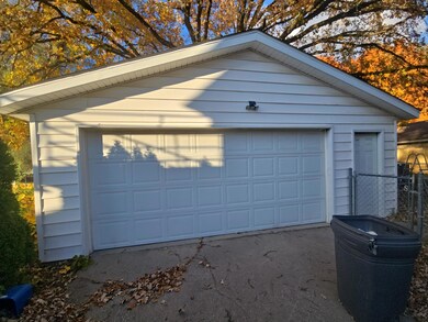 detached garage
