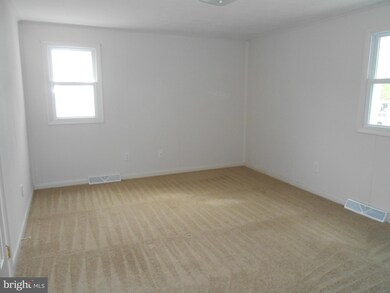 25371 Three Notch Rd unit A, Hollywood, MD 20636 - photo 4