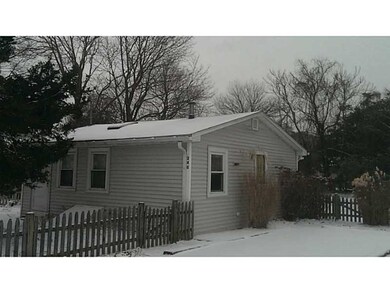 240 Namquid Dr, Warwick, RI 02888 - photo 2