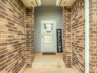 9412 NW 87th St, Yukon, OK 73099 - photo 3