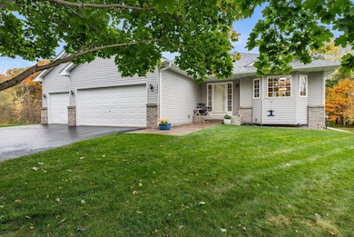 2486 Bridgewater Place S, Cambridge, MN 55008 - photo 2