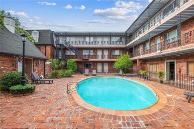 Gorgeous Courtyard Pool