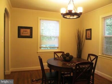 908 Larch Ave, Takoma Park, MD 20912 - photo 2