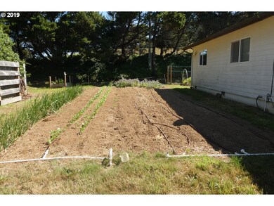 94013 Azalea Ln, Gold Beach, OR 97444 - photo 3