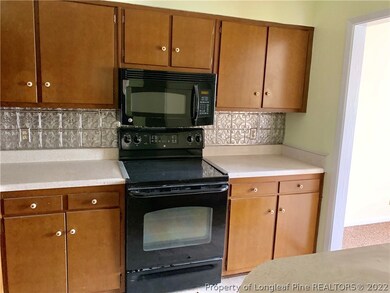 587 Winding Creek Rd unit D, Fayetteville, NC 28305 - photo 5