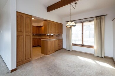 07_3953TamarackTerrace_92_KitchenDiningR