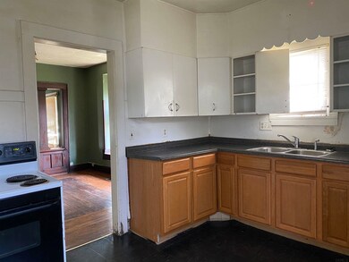 1307 W 1st St, Muncie, IN 47305 - photo 2