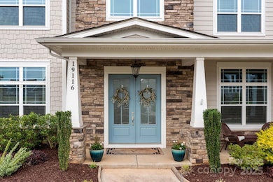 19116 Beecher Commons Dr, Huntersville, NC 28078 - photo 2