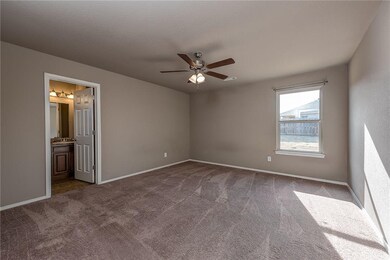 1209 S Spritz Dr, Fayetteville, AR 72701