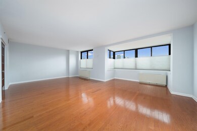 700 Grove St unit 2 P / 214, Jersey City, NJ 07310 - photo 2