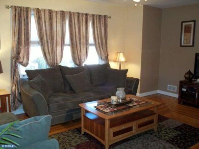 330 Broomall St, Folsom, PA 19033 - photo 3