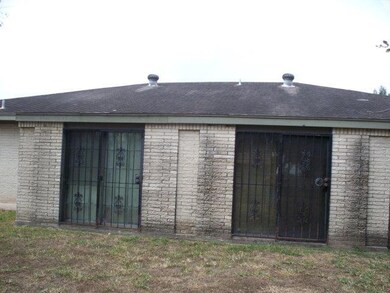 814 Ray St, Donna, TX 78537 - photo 4