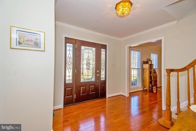 5558 Queen Victoria Ct, Burke, VA 22015 - photo 2