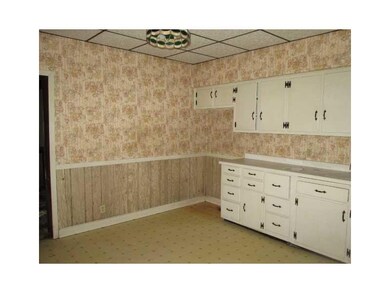 901 4th Ave, Beaver Falls, PA 15010 - photo 5