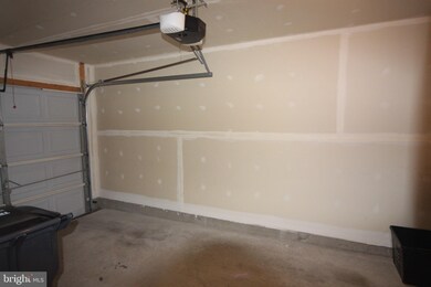 15595 John Diskin Cir unit 216, Woodbridge, VA 22191 - photo 3