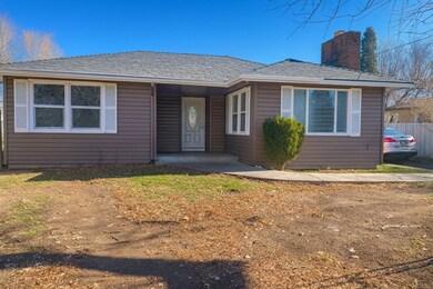 4225 Summers Ln, Klamath Falls, OR 97603 - photo 2