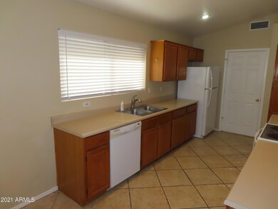 111 S Sean Dr, Chandler, AZ 85224 - photo 5