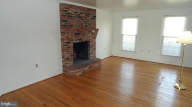 2325 Green Valley Rd, Clarksburg, MD 20871 - photo 3