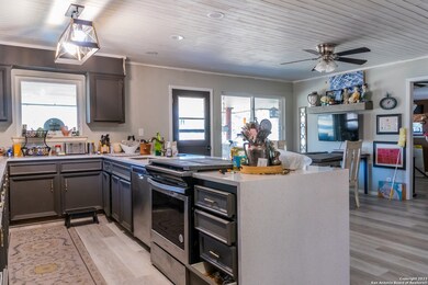 11467 Wickwilde, Helotes, TX 78023 - photo 3