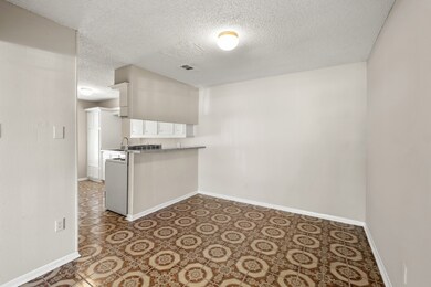 8714 Kirkland Dr, Houston, TX 77089 - photo 4